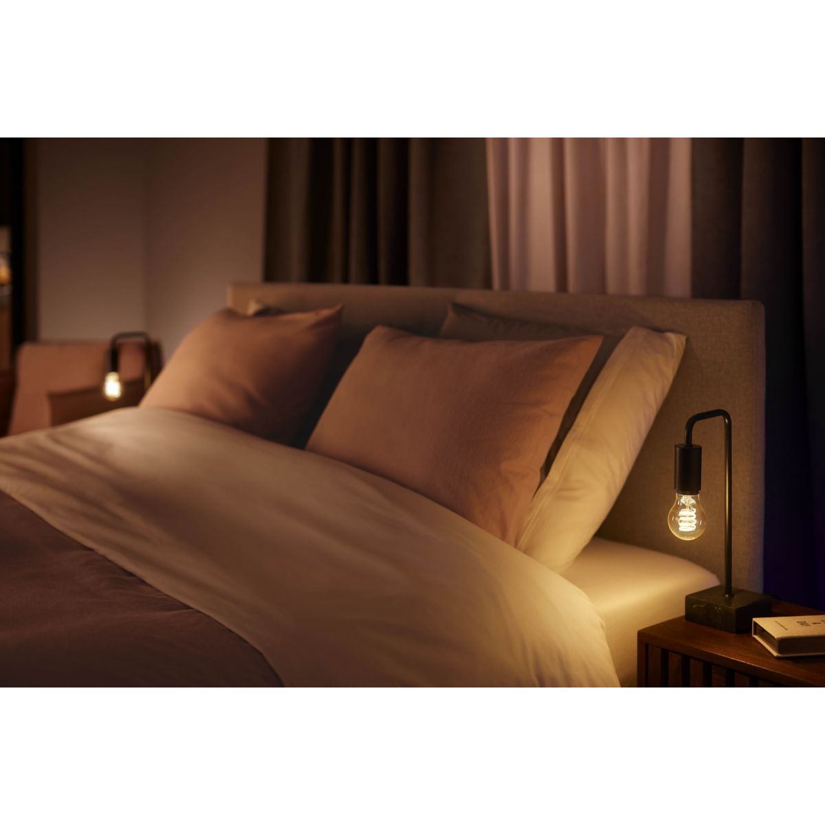 Ampoule LED connectée E27 White Ambiance Filament coloris unique, PHILIPS HUE