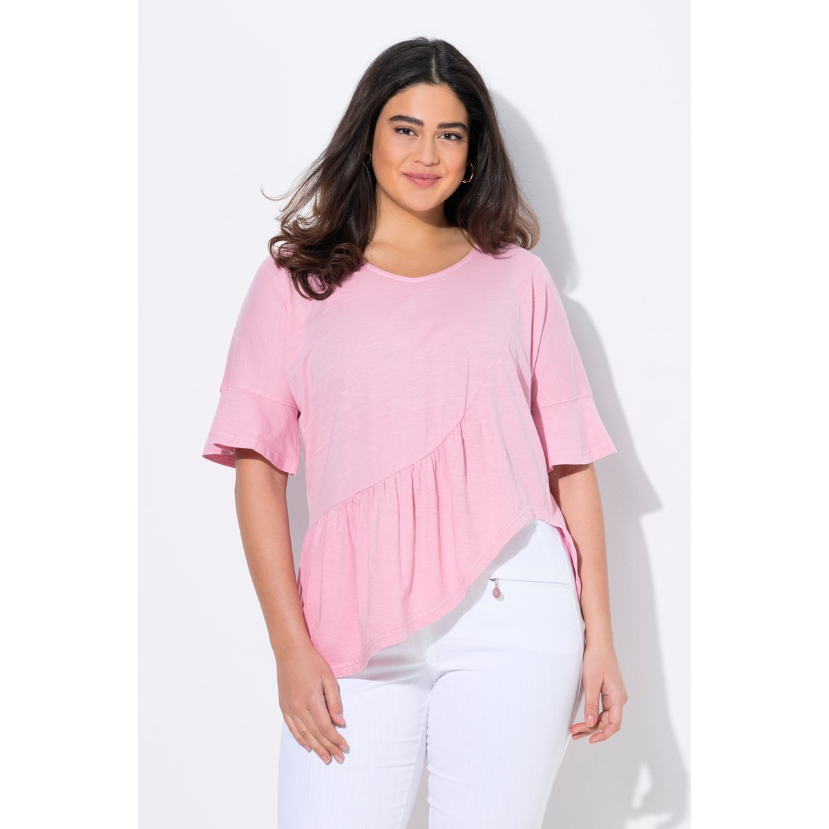 T-shirt oversize en coton bio. Col en V et rose, ULLA POPKEN