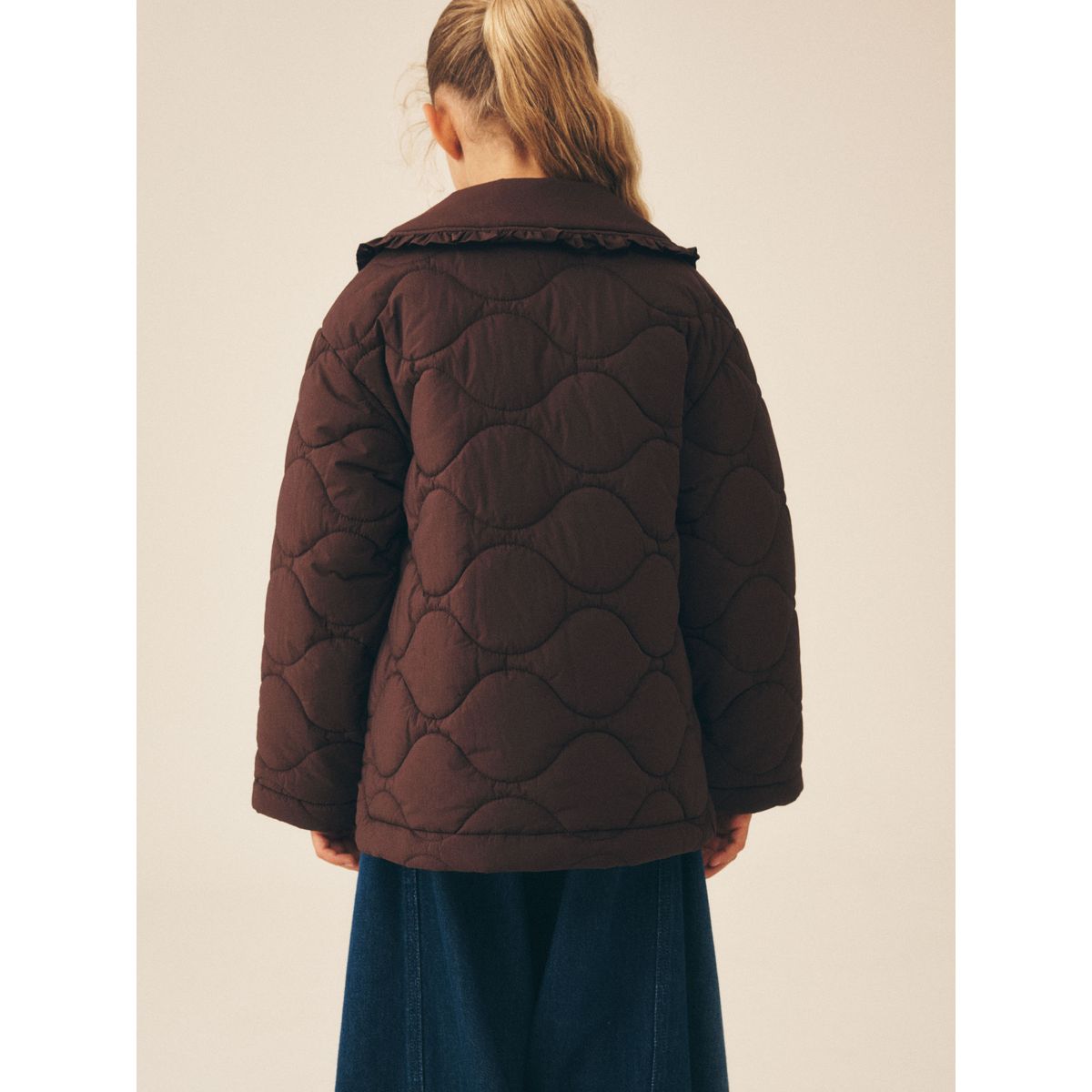 Manteau matelassé hydrofuge à col volanté marron chocolat, NEXT