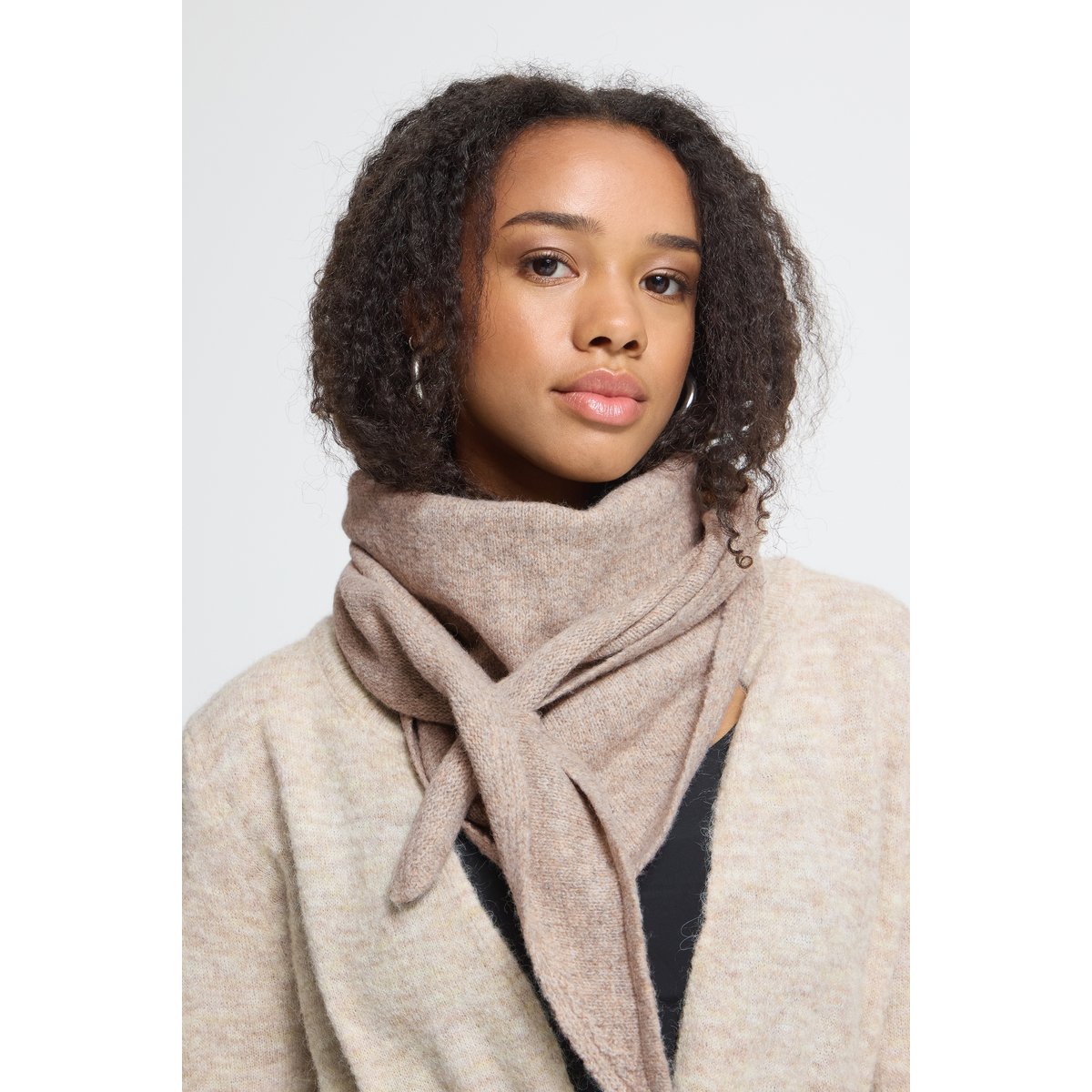 Foulard triangle à la texture douce beige oatmeal melange, ICHI