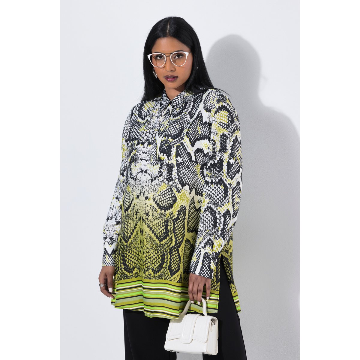 Chemisier en satin, motif peau de serpent blanc cassé, ULLA POPKEN