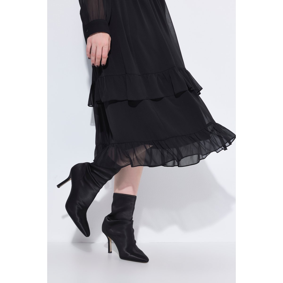 Robe midi coupe trapèze, col montant noir, ULLA POPKEN