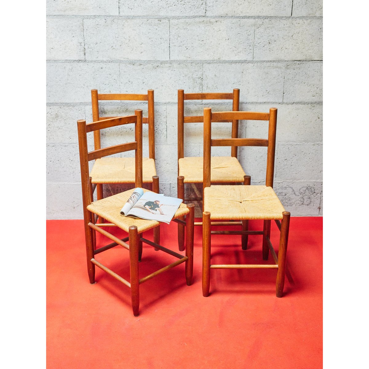 Lot de 4 chaises en bois Claude N°1313 - Bon état bois foncé, DEBONGOUT