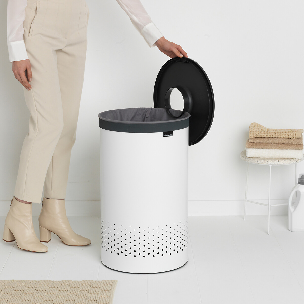 Laundry Bin with a Plastic Lid, 60L white, BRABANTIA