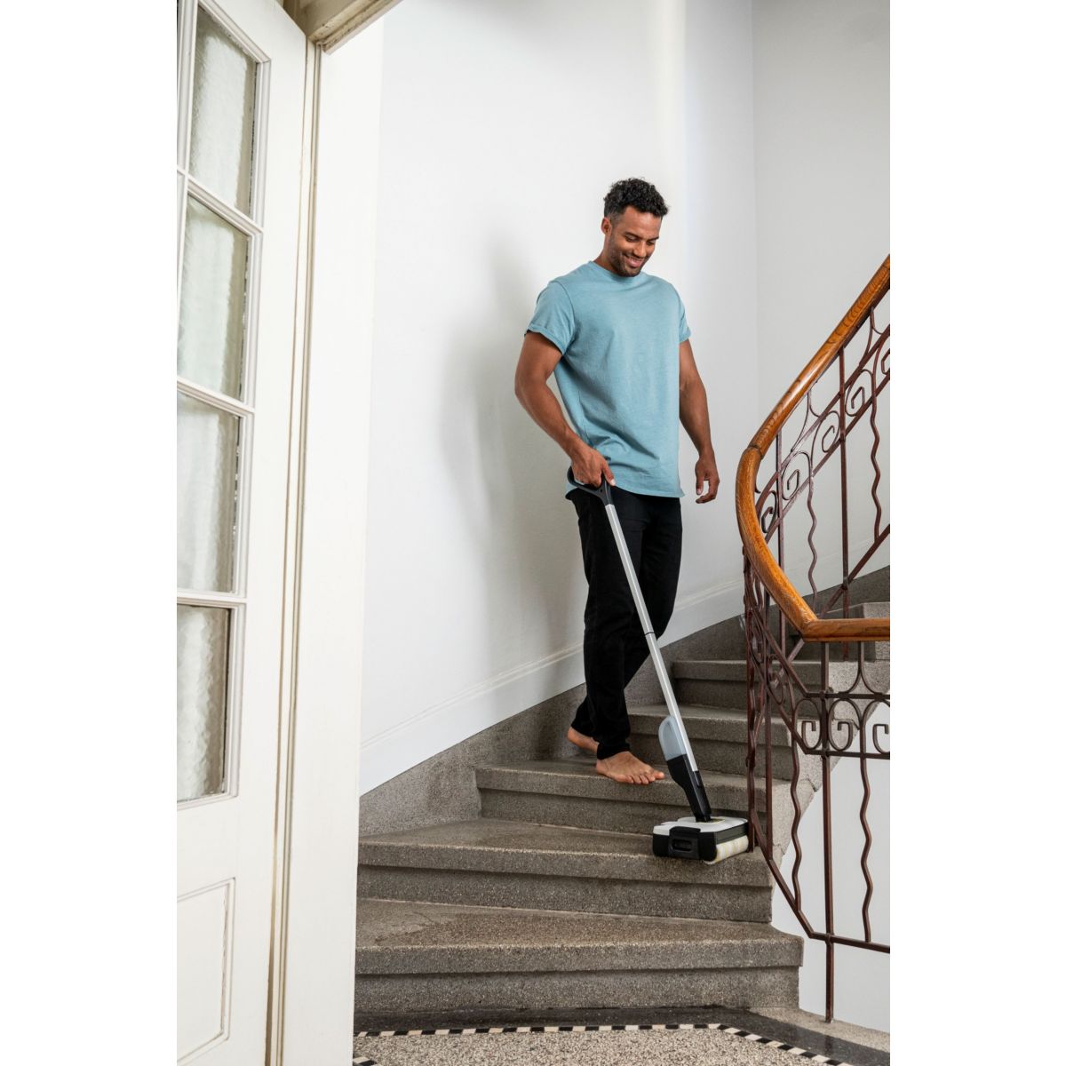 Aspirateur laveur FC 2-4 sans fil couleur unique, KARCHER