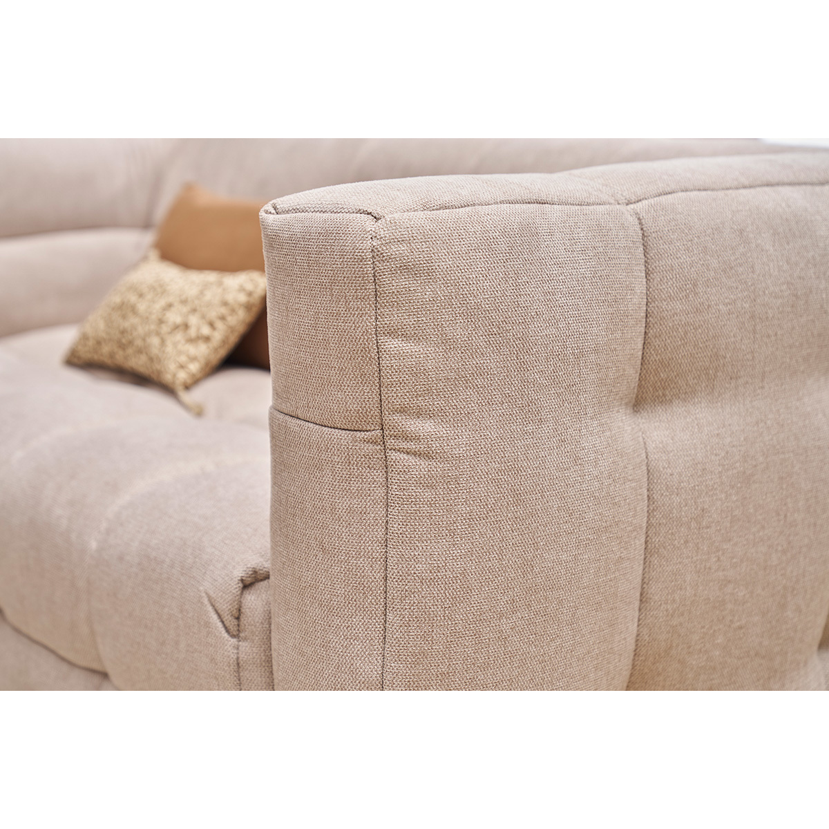 Canapé design 2 places en tissu effet velours texturé beige CORTO beige, MILIBOO