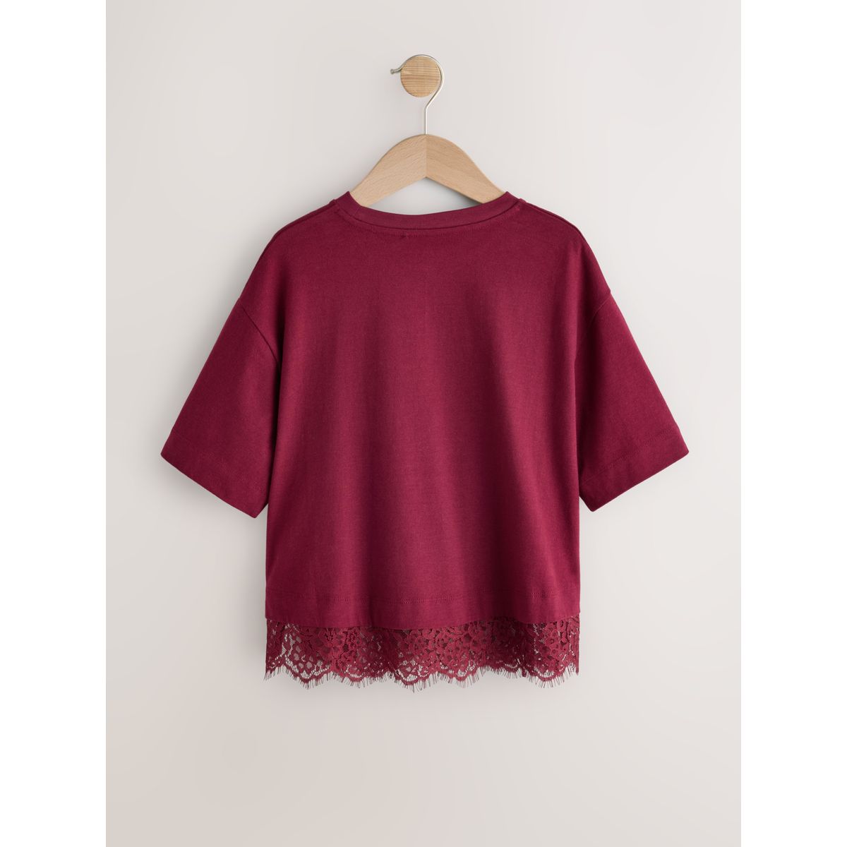 T-shirt à motif et ourlet en dentelle maison rouge de bourgogne, NEXT