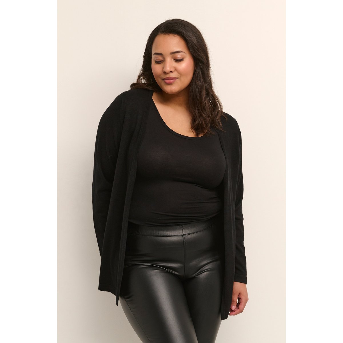 Cardigan à tricot noir black deep, KAFFE CURVE