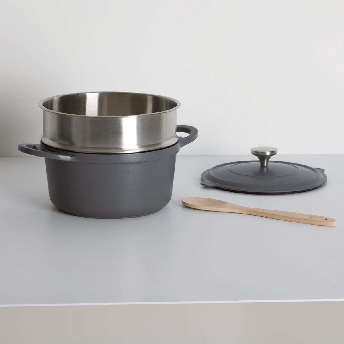 Cocotte 24cm en fonte d'aluminium avec panier vapeur ALURO gris clair, 5FIVE SIMPLY SMART