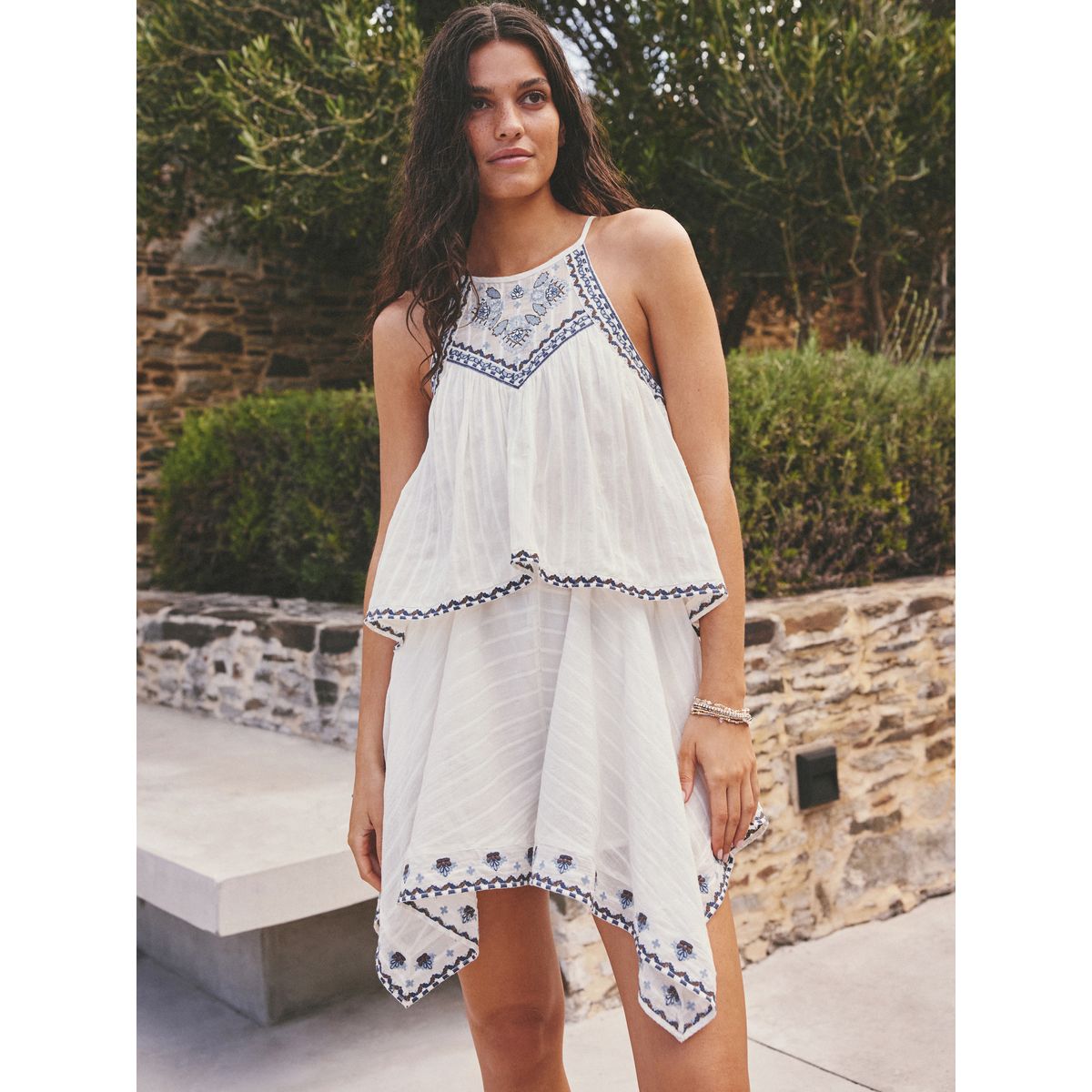 Combi-short avec ourlet mouchoir brodé blanc/bleu, NEXT