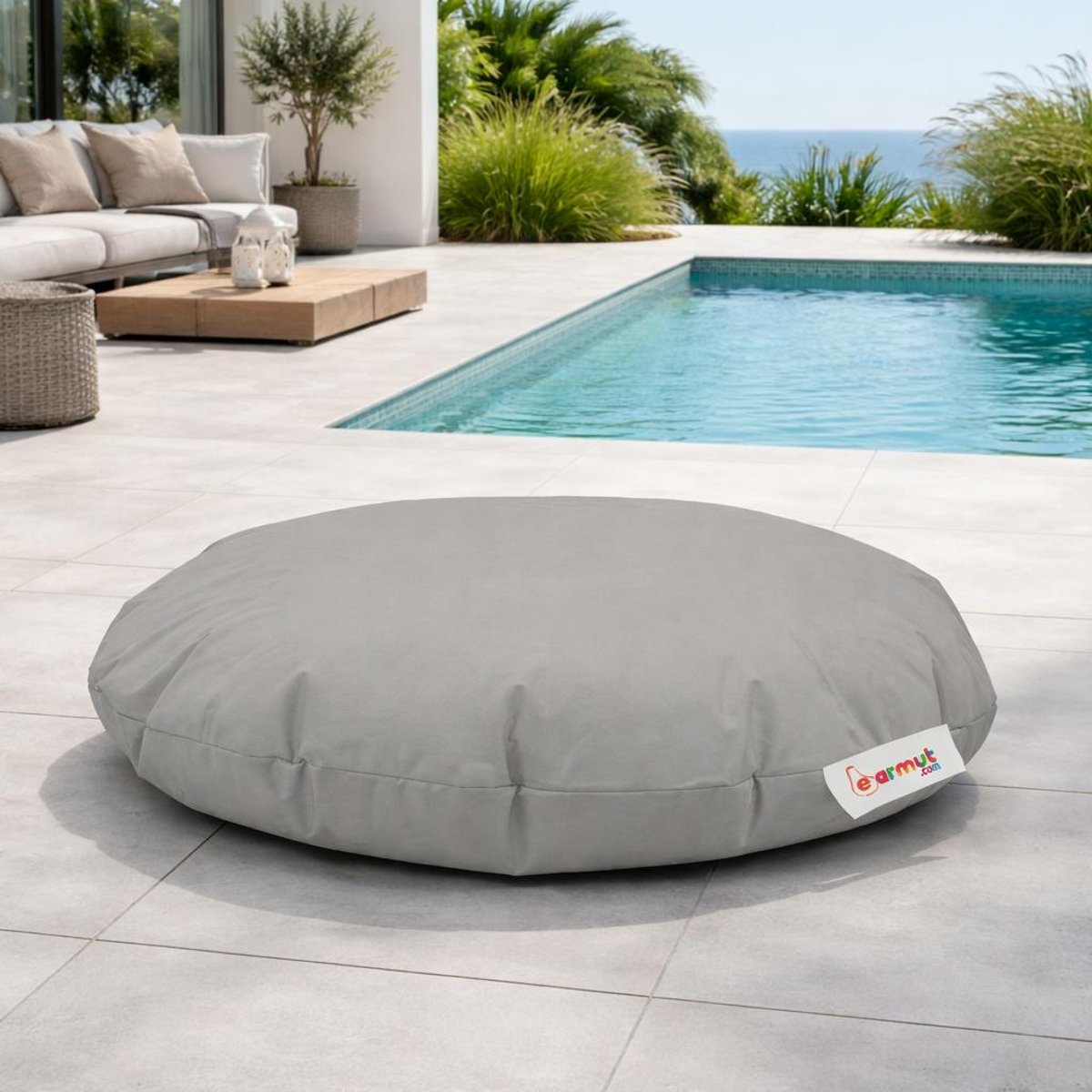 Pouf d'extérieur imperméable en polyester ARTA gris, PIER IMPORT