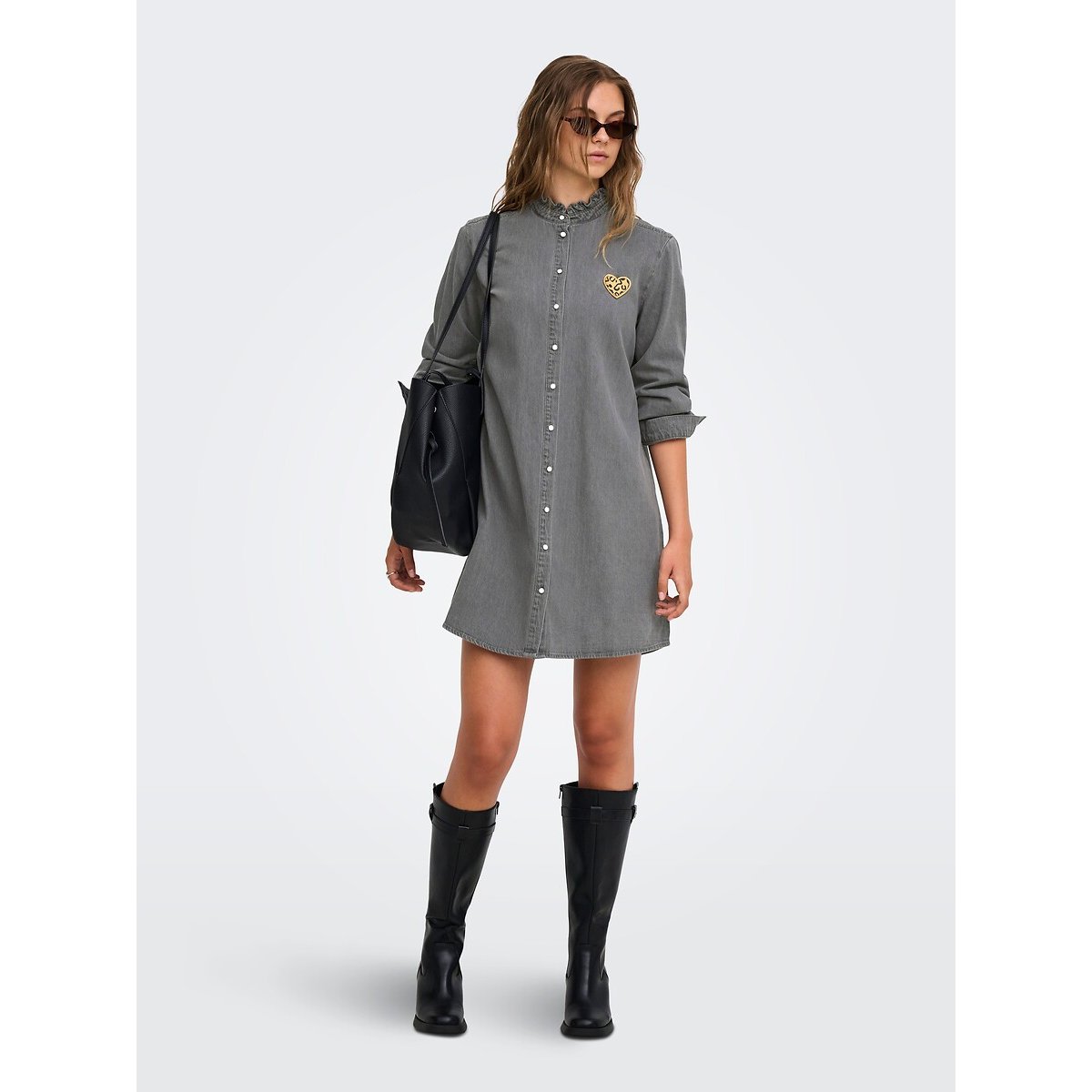 Abito in denim con collo alla coreana, piccolo cuore sul petto grigio, ONLY