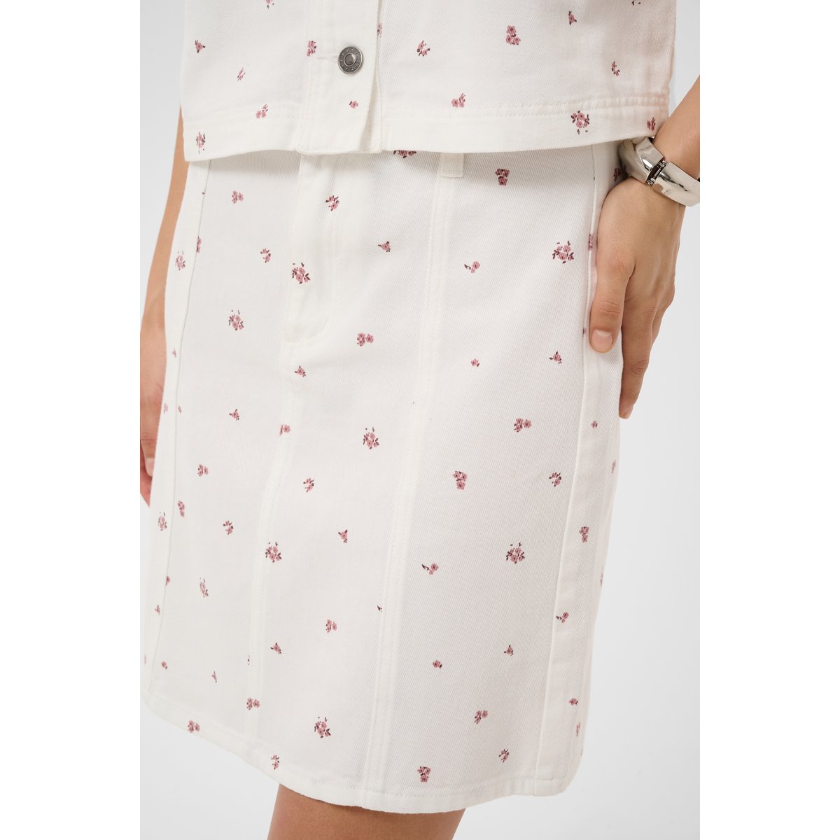 Jupe en jean blanc rose white denim/rose flower, KAFFE