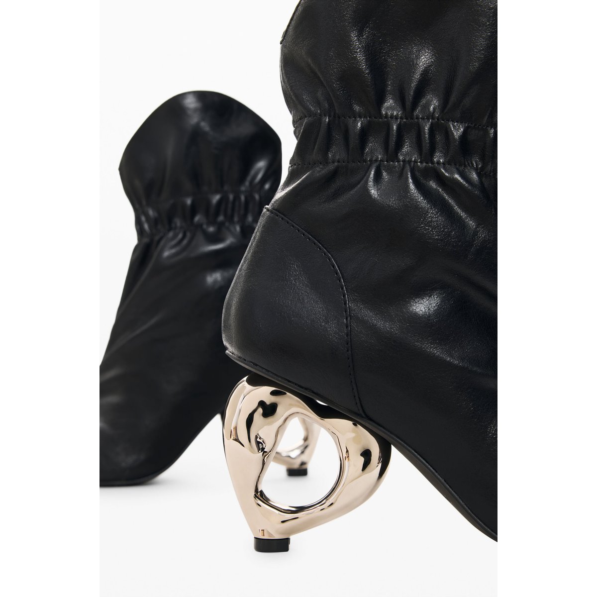 bottes à talons cœur noir, DESIGUAL
