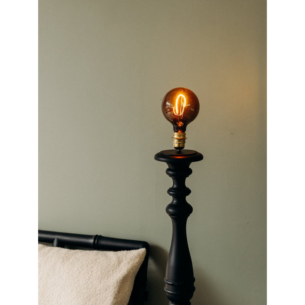 Lampadaire au bois tourné Julien N°352 - Bon état noir, DEBONGOUT
