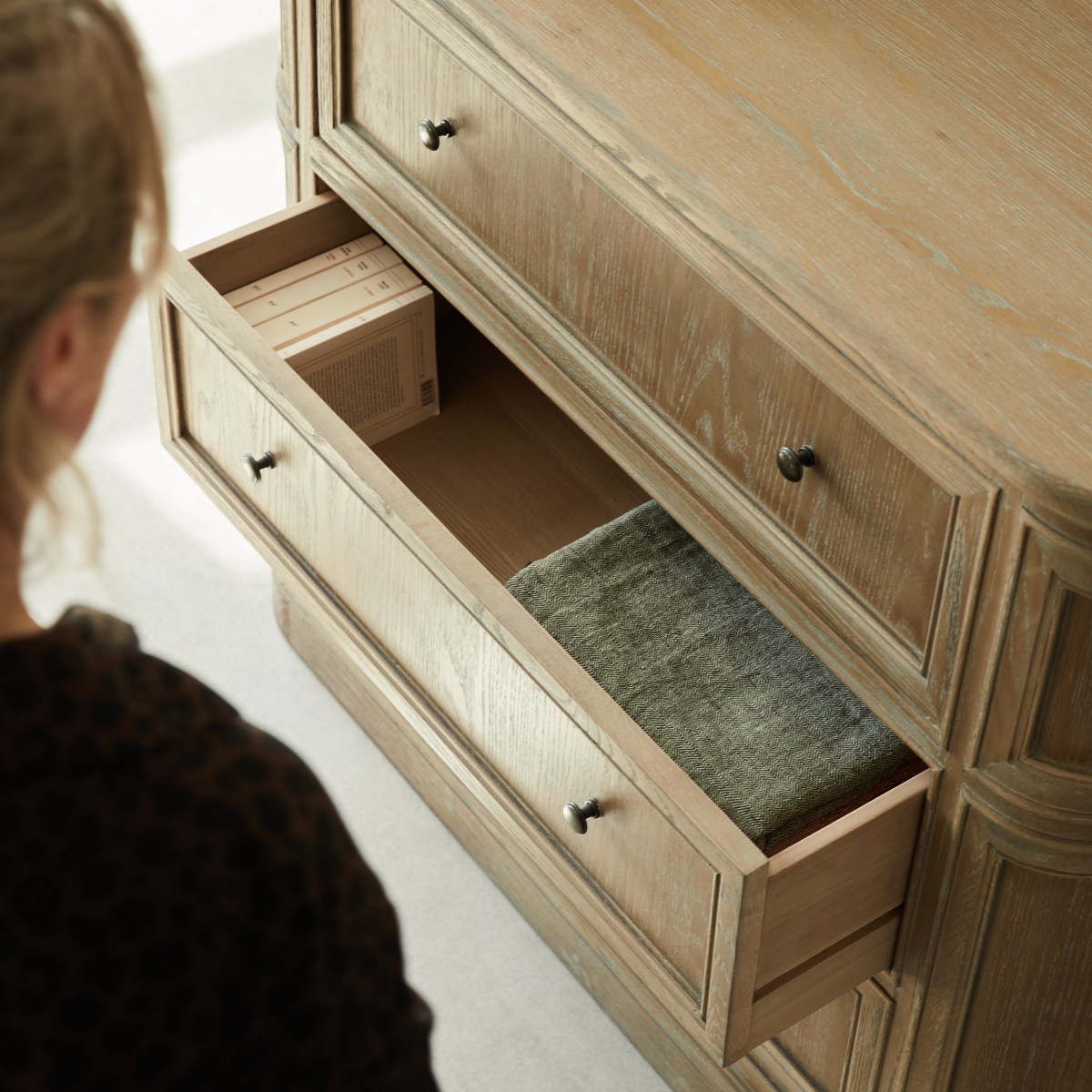 Commode en Chêne massif, LOUISE gris, TIKAMOON