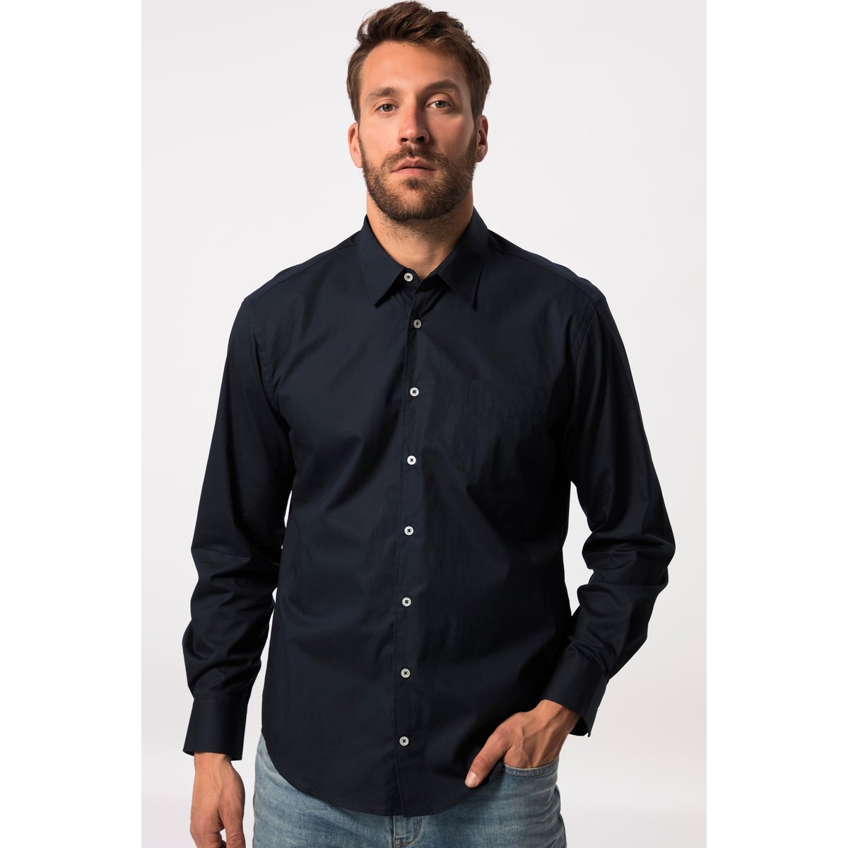 Chemise à manches longues et col Kent. Coupe bleu marine, JP1880