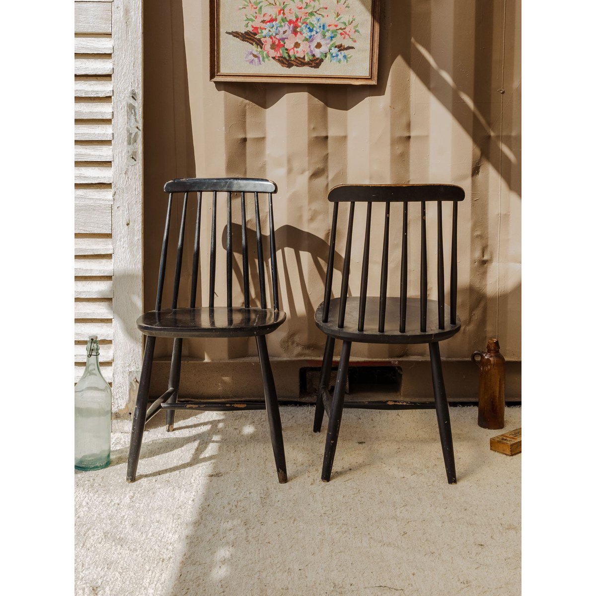 Lot de 3 chaises en bois noir Claude N°1257 - Bon état noir, DEBONGOUT