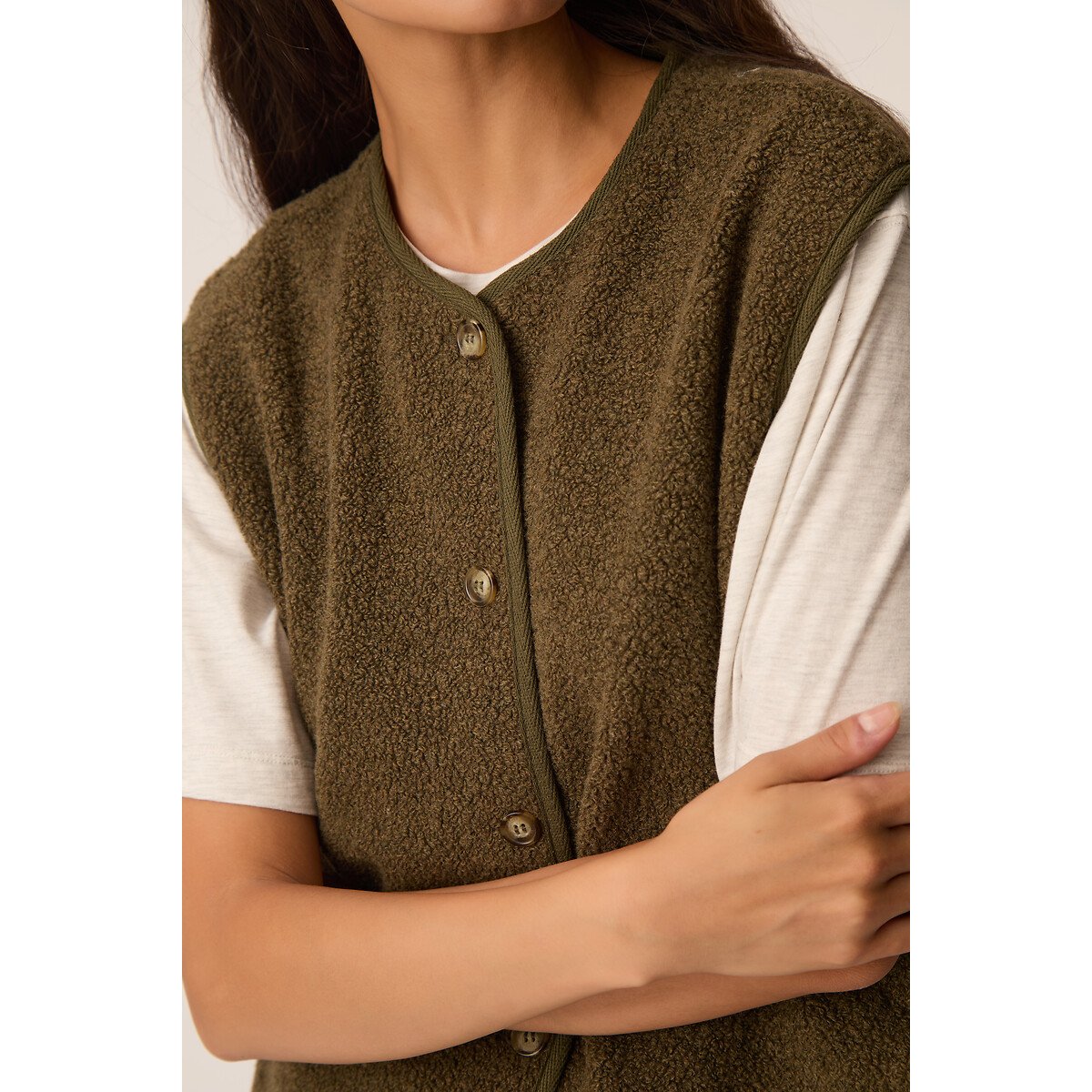 Veste en maille bouclette, sans manches, ZLATA kaki, DES PETITS HAUTS