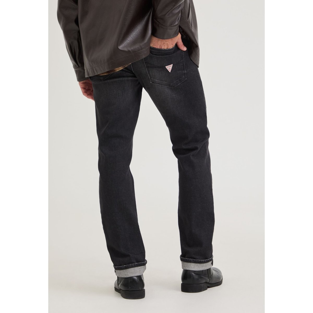Jean Finnley Tapered noir, GUESS