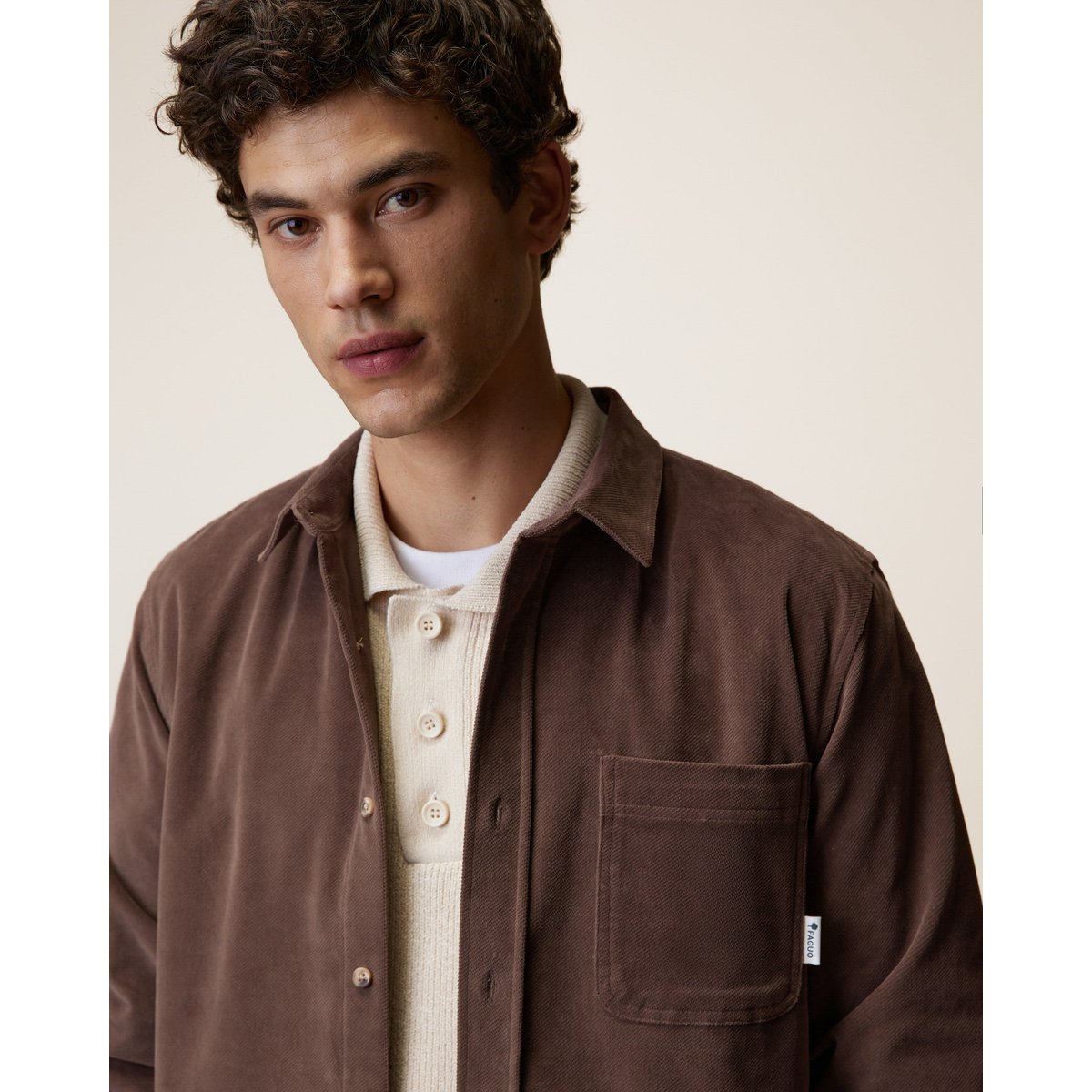 Chemise en velours chocolat, FAGUO