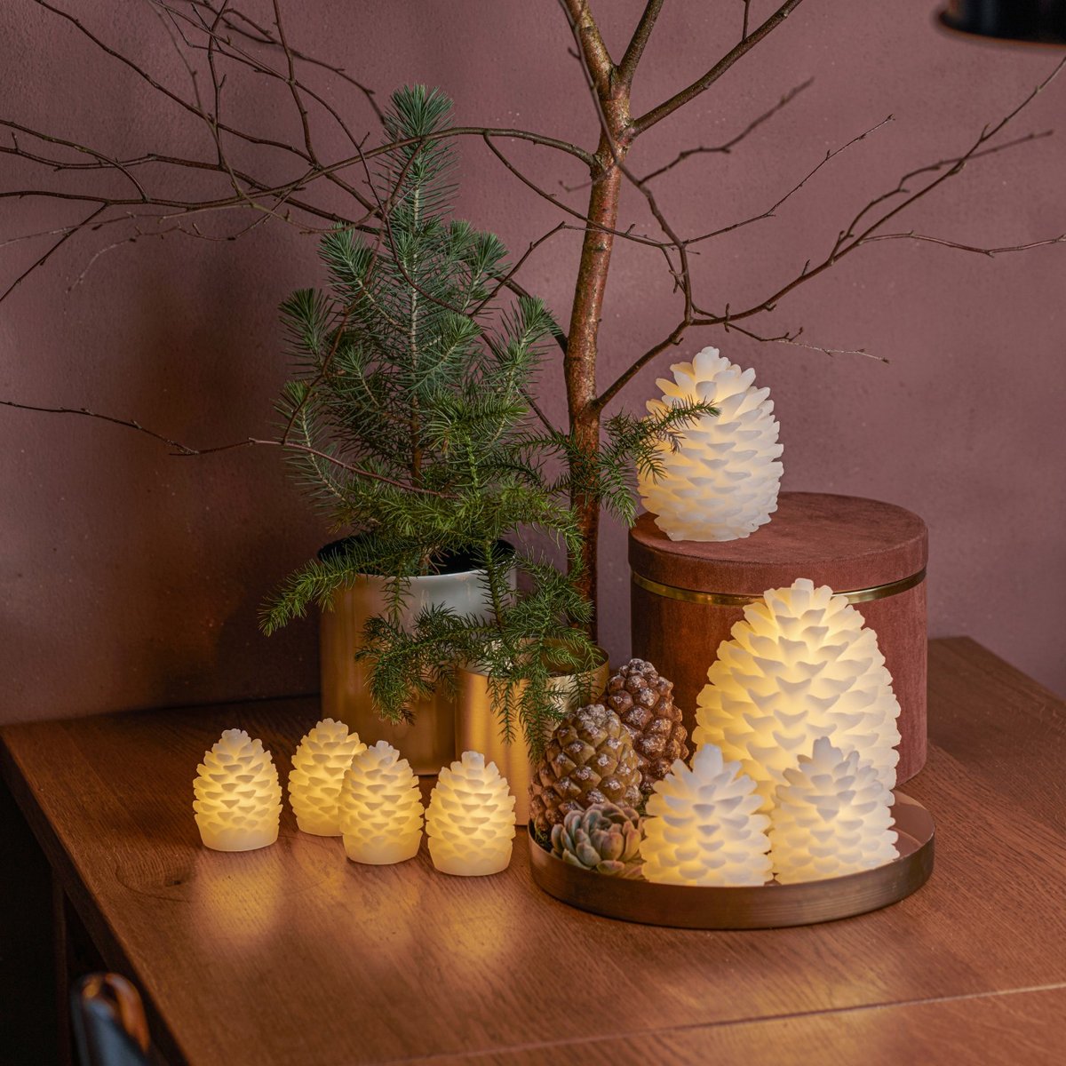 Pomme de pin LED H 14cm blanche, SIRIUS