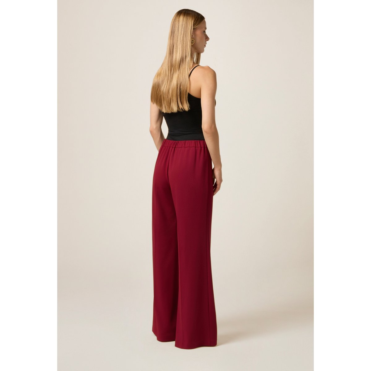Pantalon palazzo rouge, OLTRE