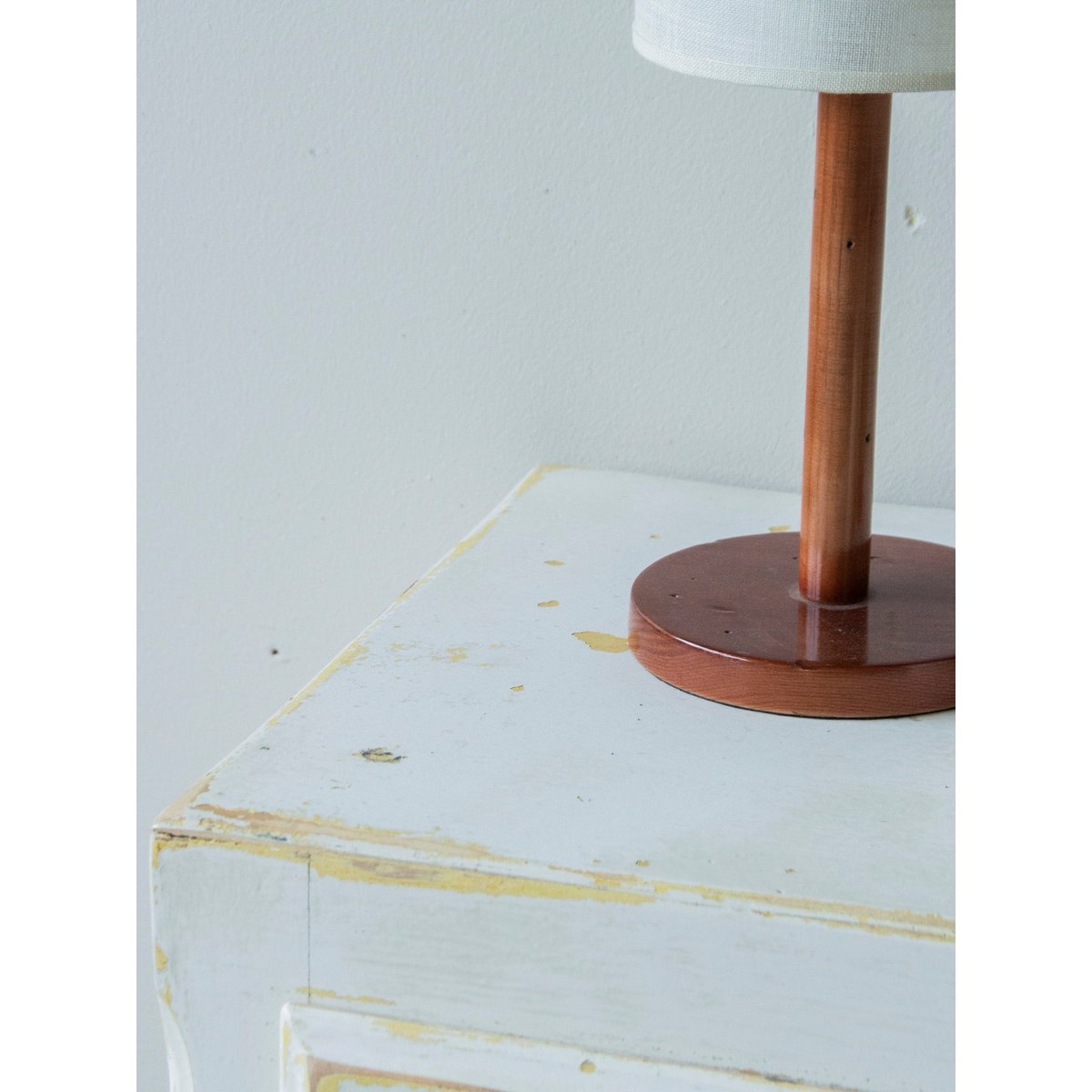 Commode en bois patinée Garance N°179 - Bon état blanc, DEBONGOUT