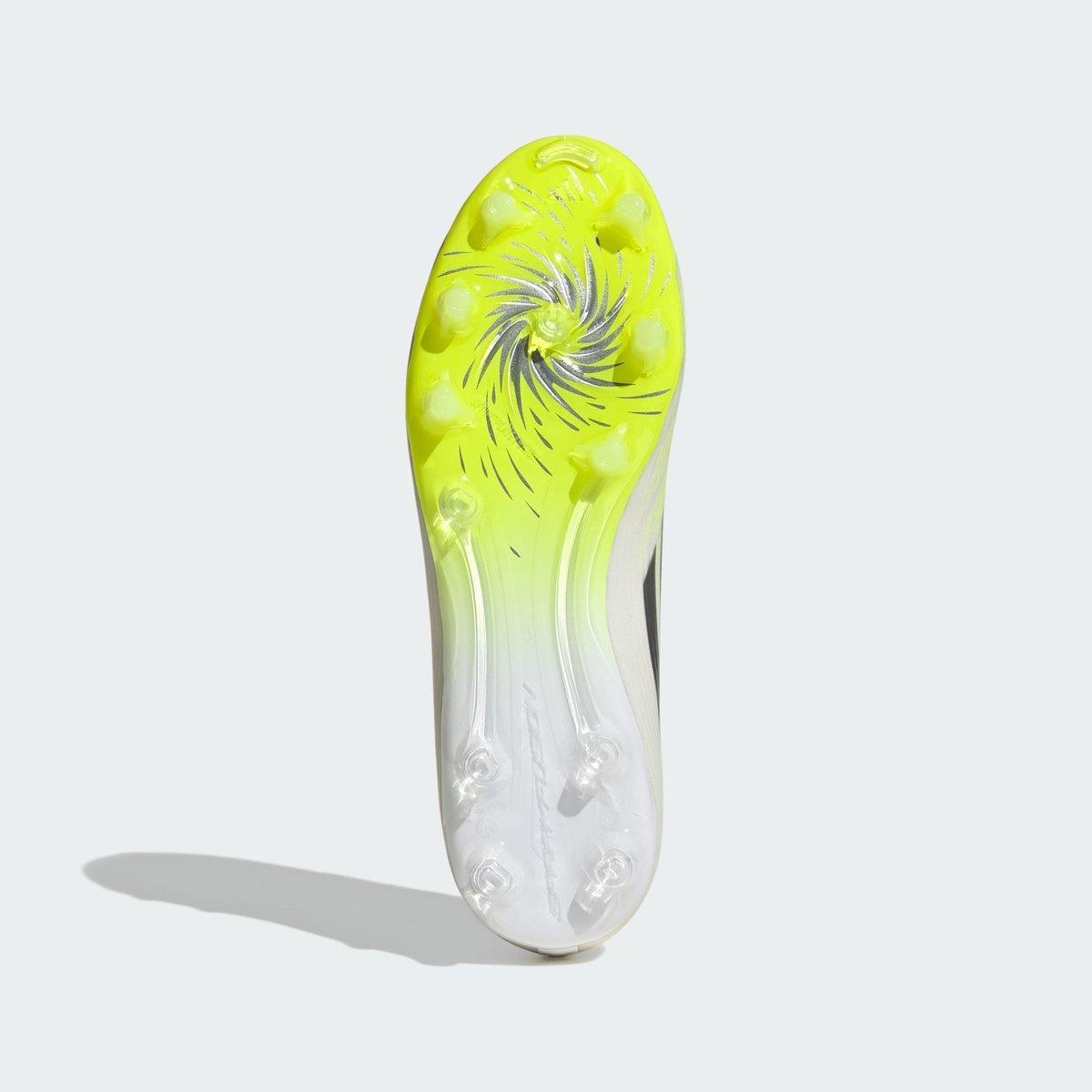 Chaussures De Football Basse F50 Sparkfusion League Terrain Souple / Terrain Synthétique Femmes cloud white / iron metallic / hi-res yellow, adidas Performance