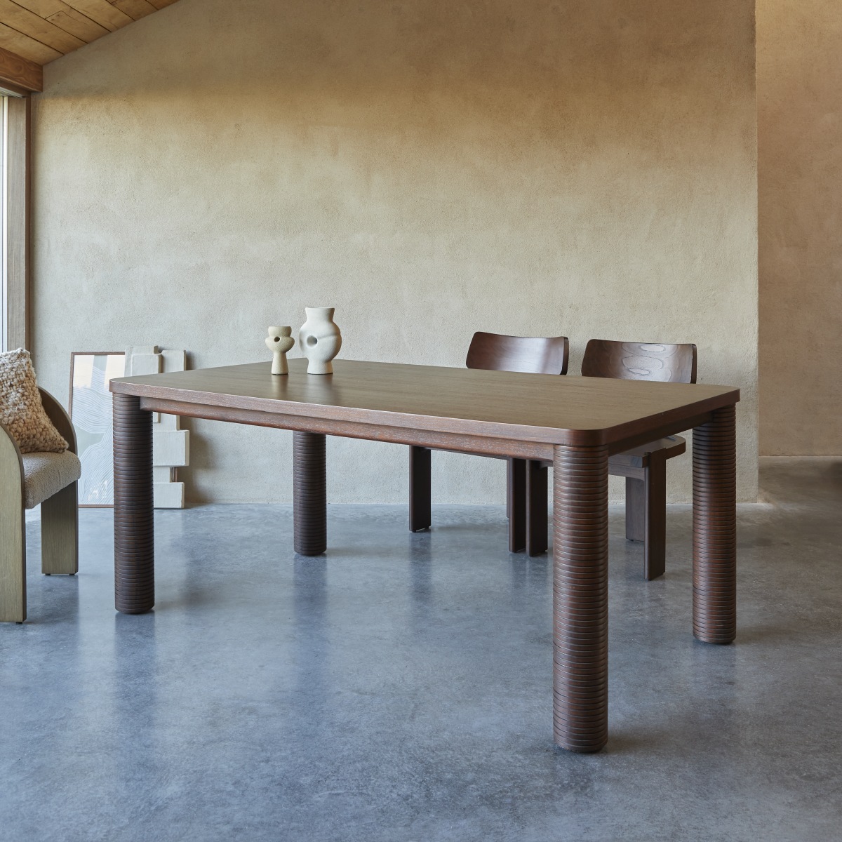 Table à manger en Mindi massif, LEANDRO marron, TIKAMOON