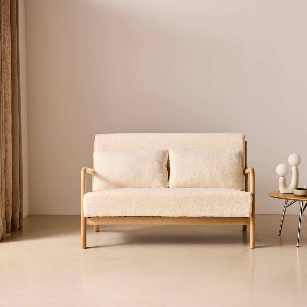 Banquette scandinave 2 places bois d'hévéa et bouclette LORENS crème, SWEEEK