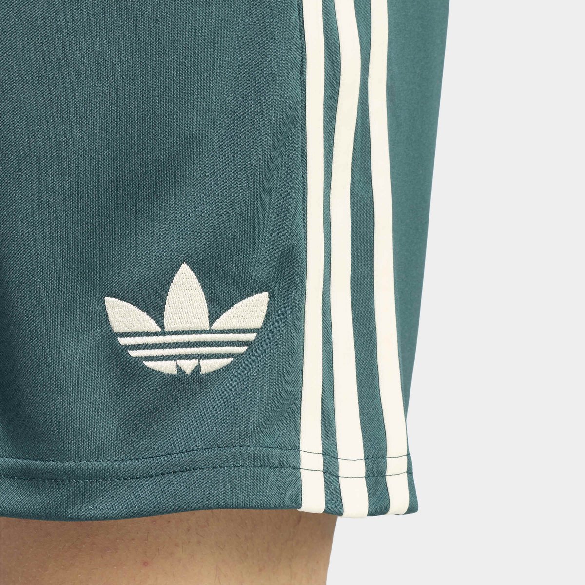 Short Extérieur Real Madrid 26/27 Short Extérieur Real Madrid 26/27 aurora ivy, adidas Performance