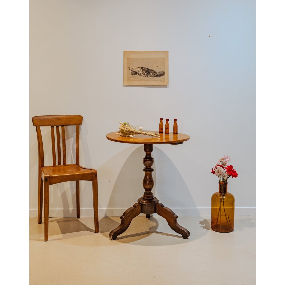 Table d'appoint en bois Francine N°918 - Bon état bois foncé, DEBONGOUT