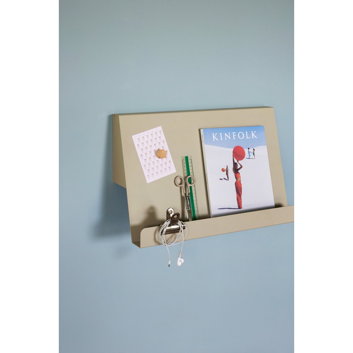 Porte-revues mural en acier SLOPE sable, HUBSCH