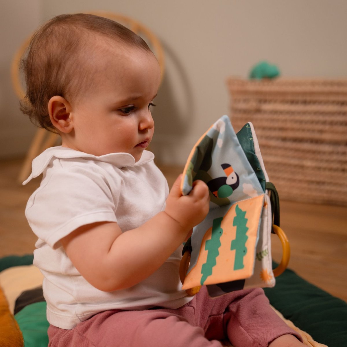 Livre en tissu jaune, marron, noir, LITTLE BIG FRIENDS