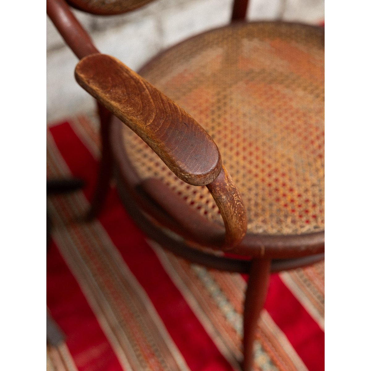 Fauteuil en cannage Ernest N°1501 - Bon état marron, DEBONGOUT