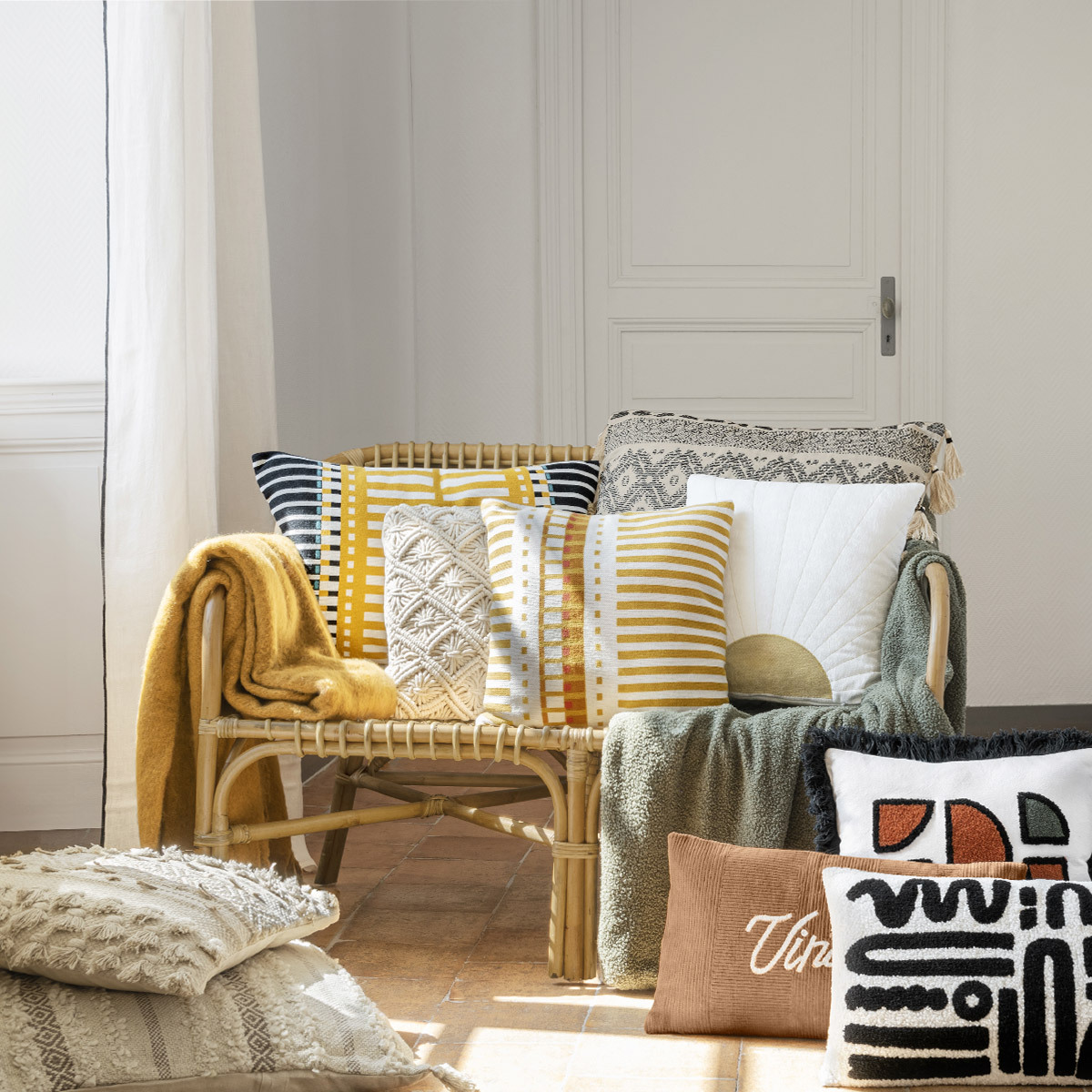 Coussin déhoussable ETÉ INDIEN beige, ATMOSPHERA
