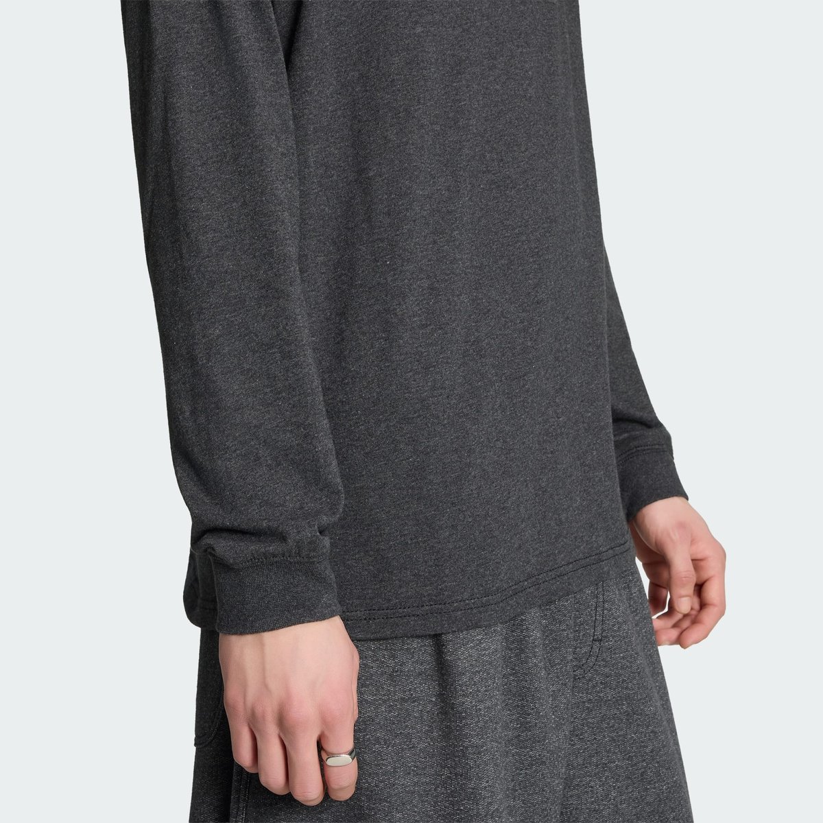 T-Shirt Manches Longues Chiné Trèfle Essentials T-Shirt Manches Longues Chiné Trèfle Essentials dark grey heather, adidas Originals