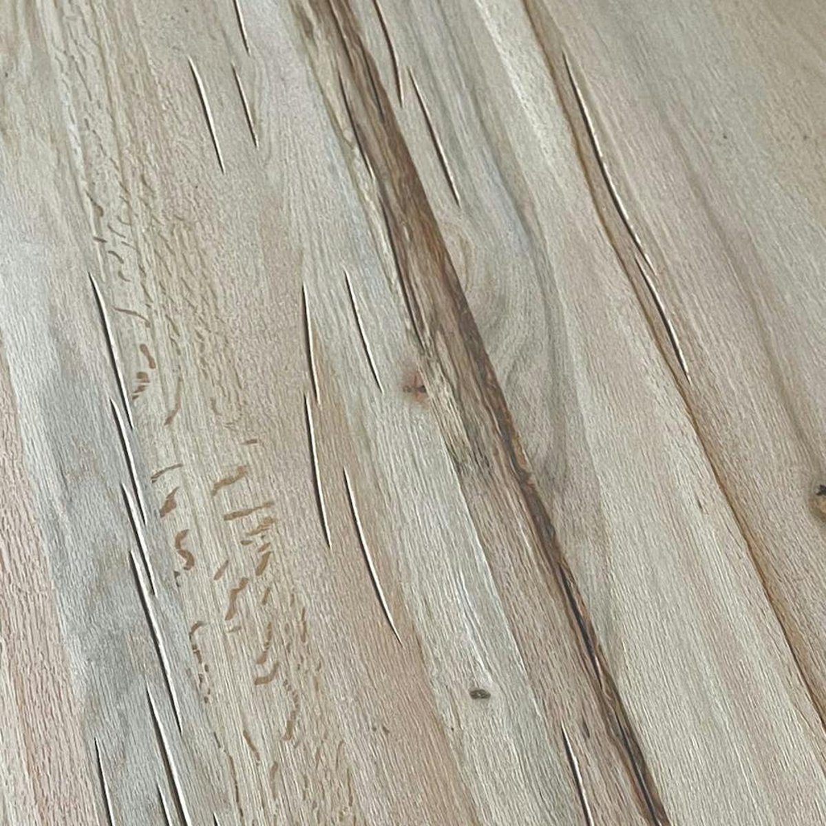 Table à manger 160 cm en chêne, bords naturels ETNA chêne blanc, PIER IMPORT