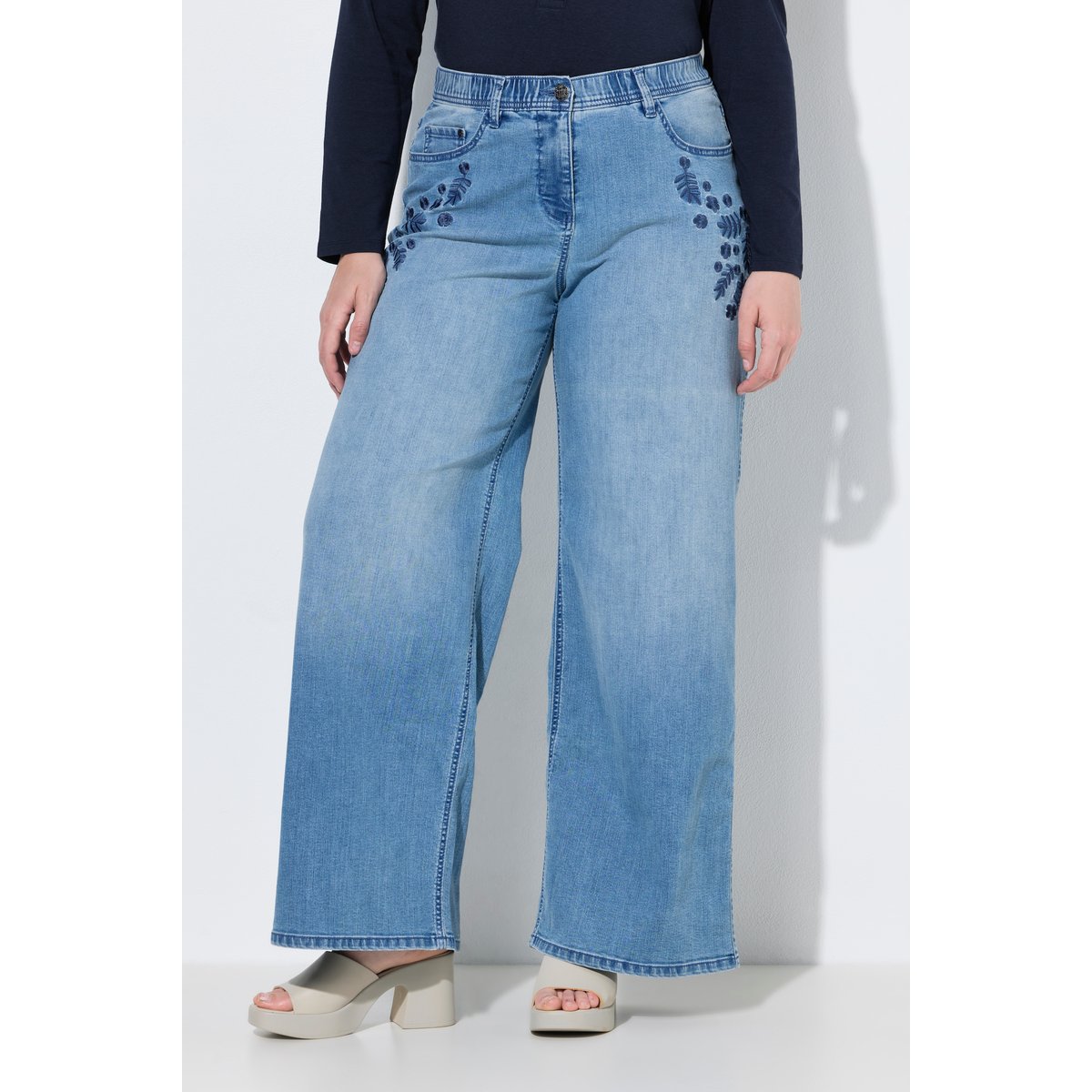 Jean Mary avec broderies bleu clair, ULLA POPKEN