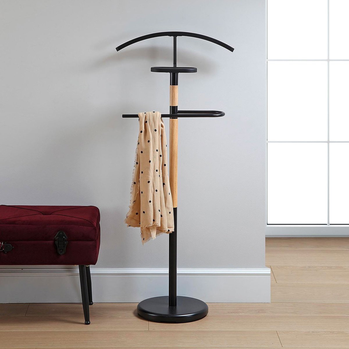 Valet de nuit bois et noir 46.5x29x112cm noir, VERSA