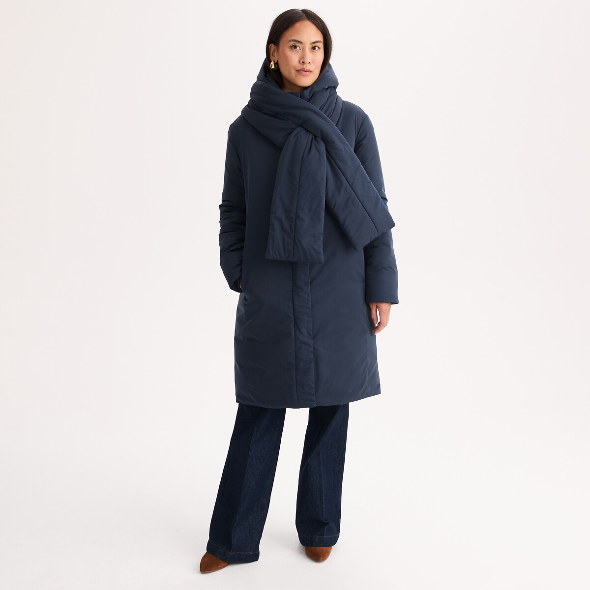 Doudoune mi-longue, à capuche, avec écharpe amovible bleu marine, ANNE WEYBURN