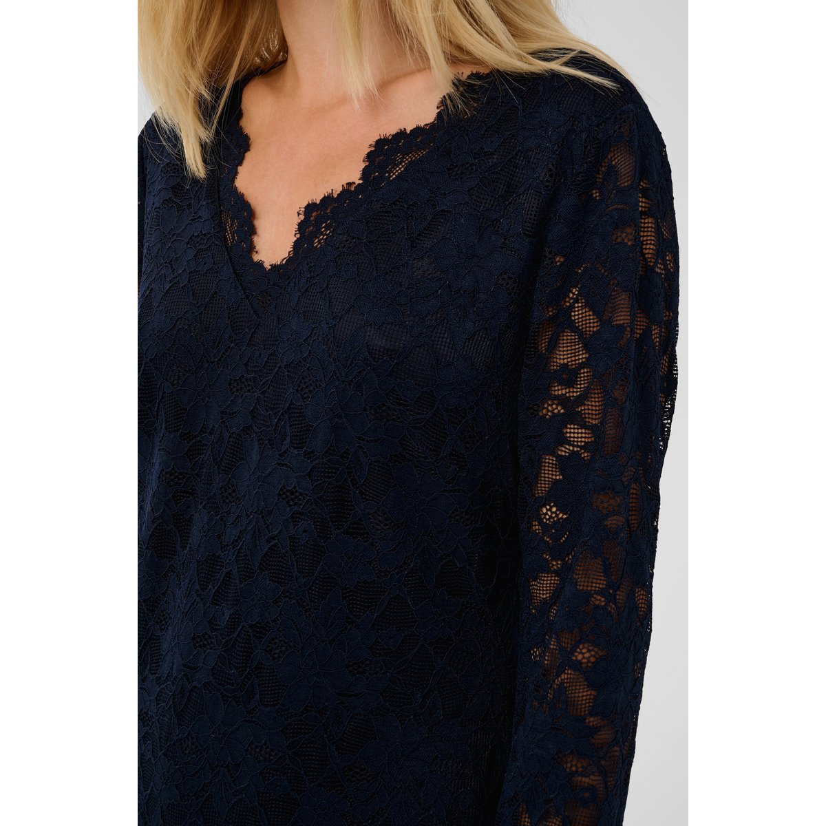 Robe bleu salute, CULTURE
