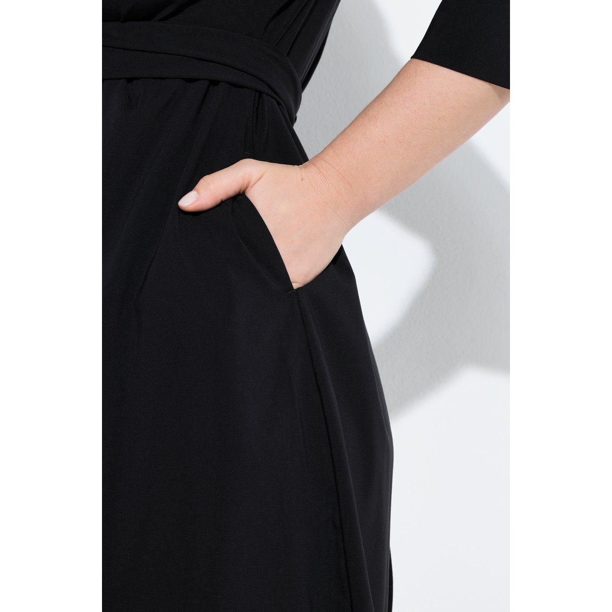 Robe midi effet drapé noir, ULLA POPKEN