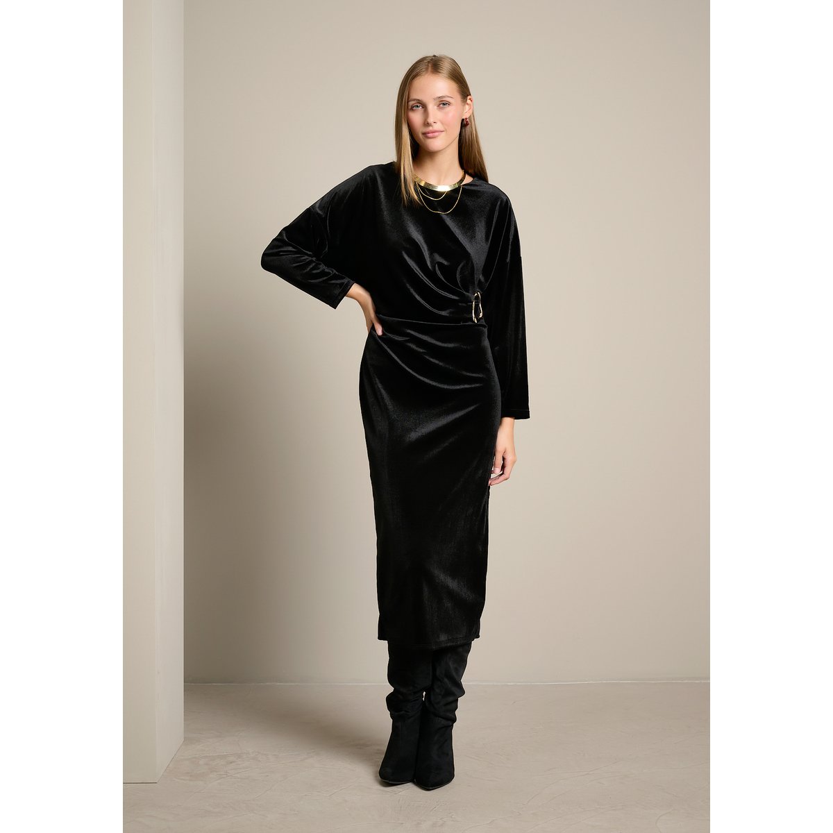 Robe midi en velours à boucle noir, LOLALIZA