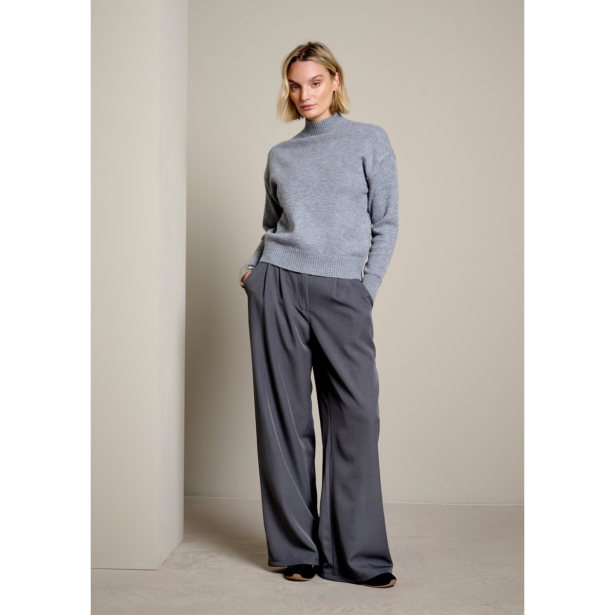 Pull col montant en maille gris, LOLALIZA