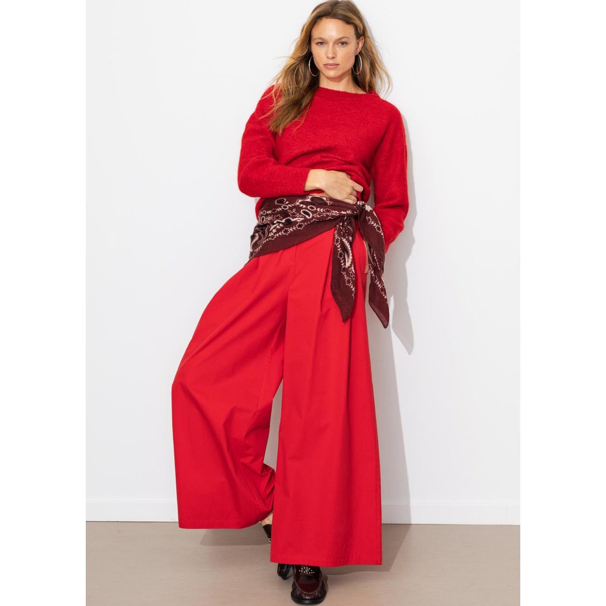 Pull col rond rouge, PROMOD
