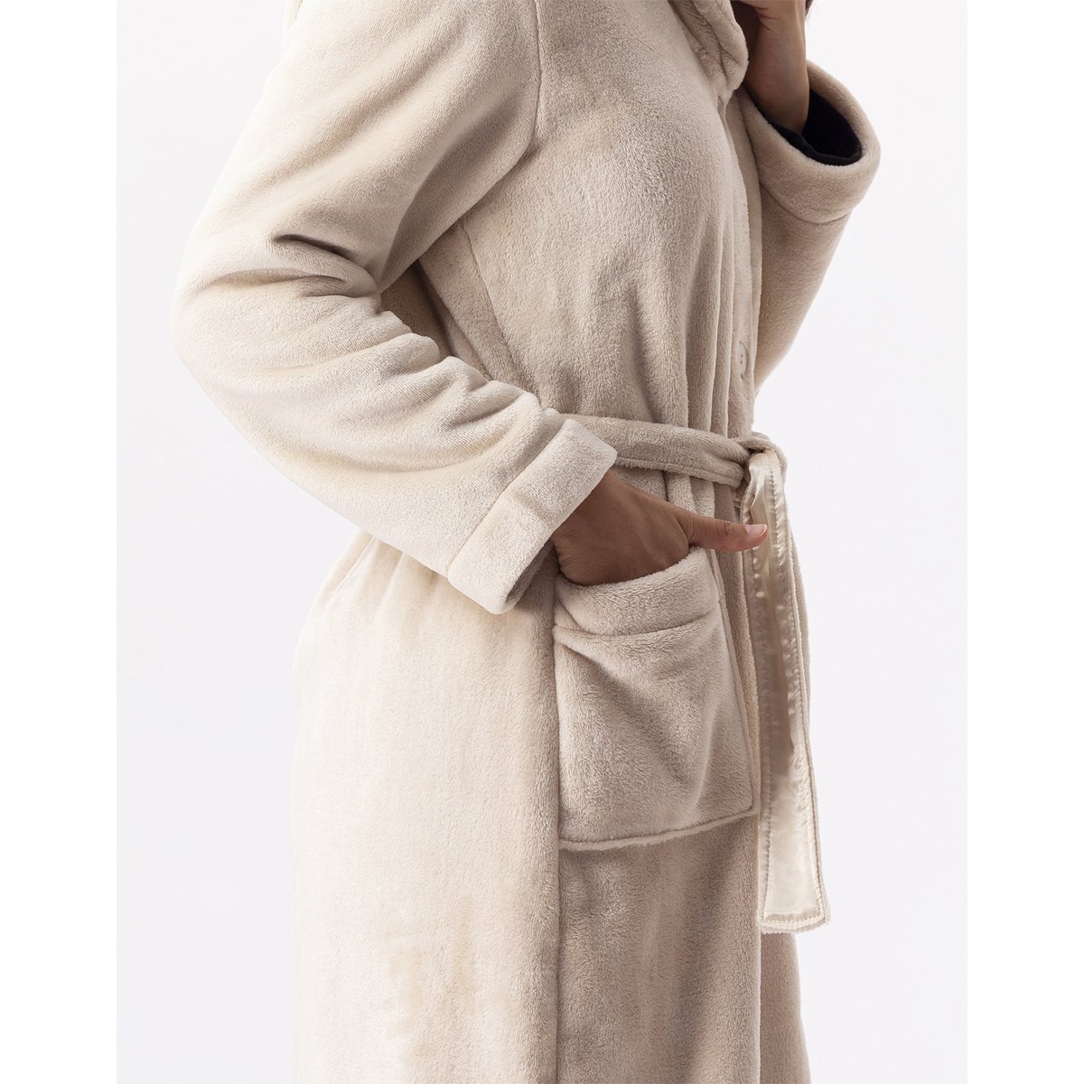 Robe de chambre en peluche flanelle ESSENTIEL H51B beige, LE CHAT