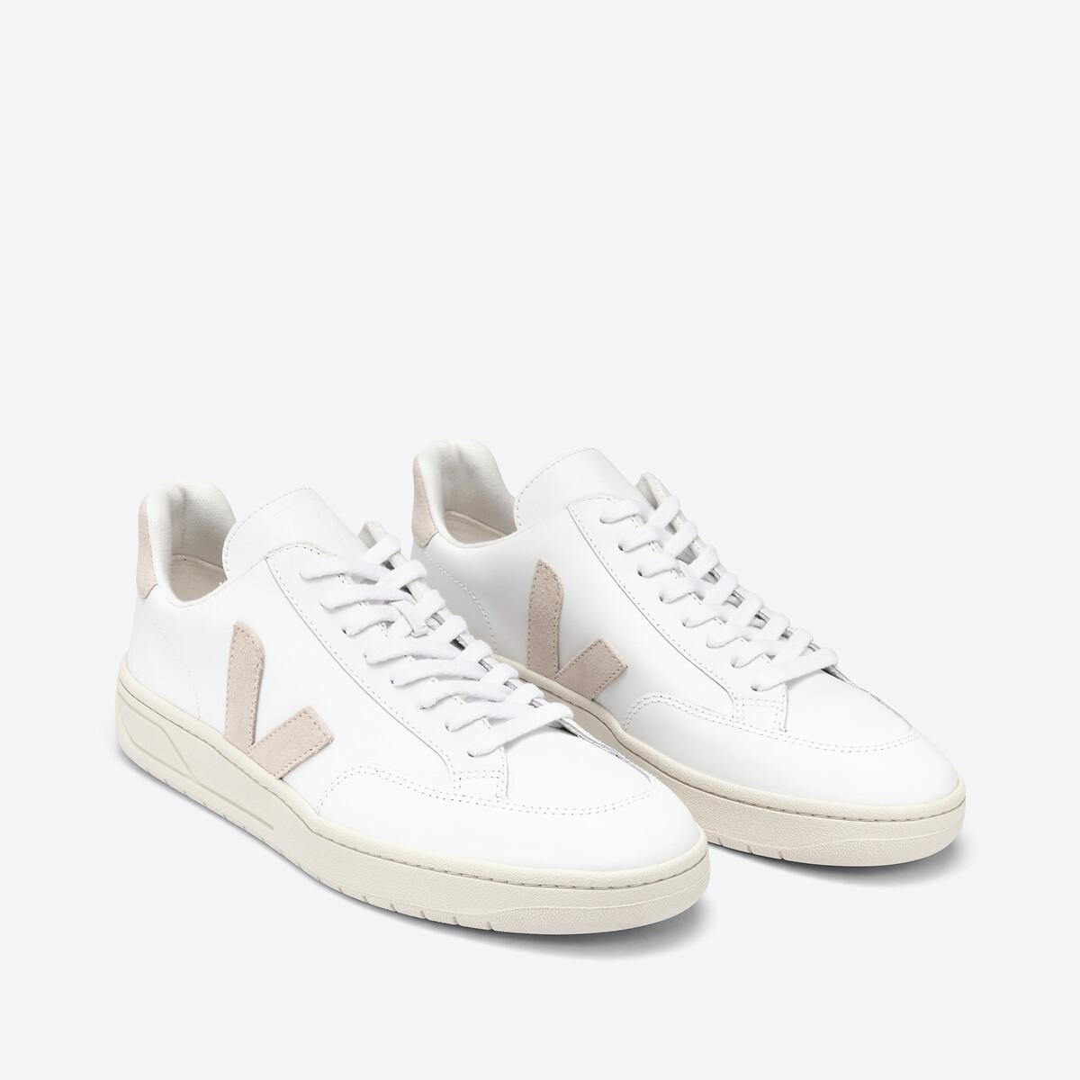 Baskets à lacets en cuir V-12 blanc, VEJA