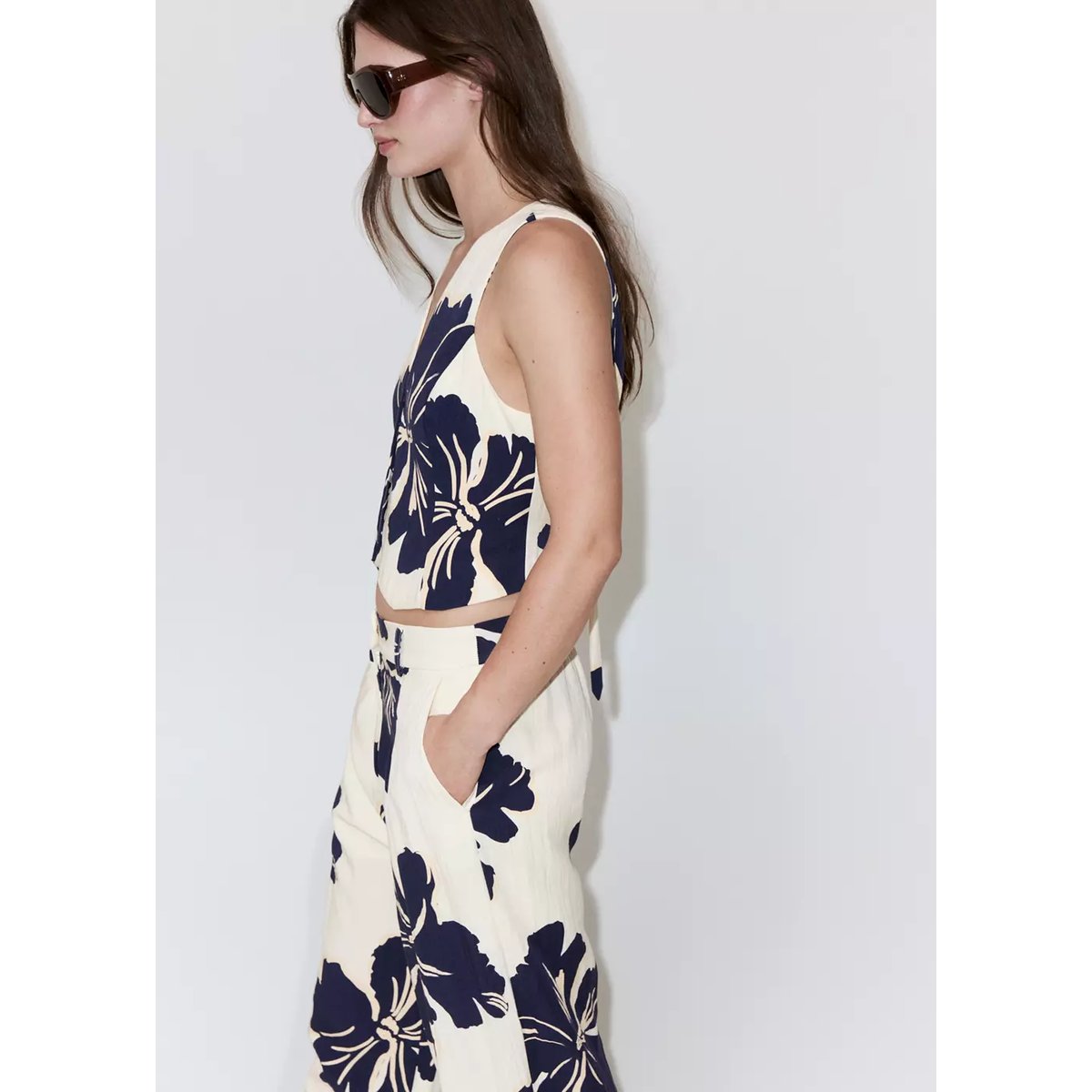 Gilet en lyocell à imprimé floral blanc cassé, MANGO
